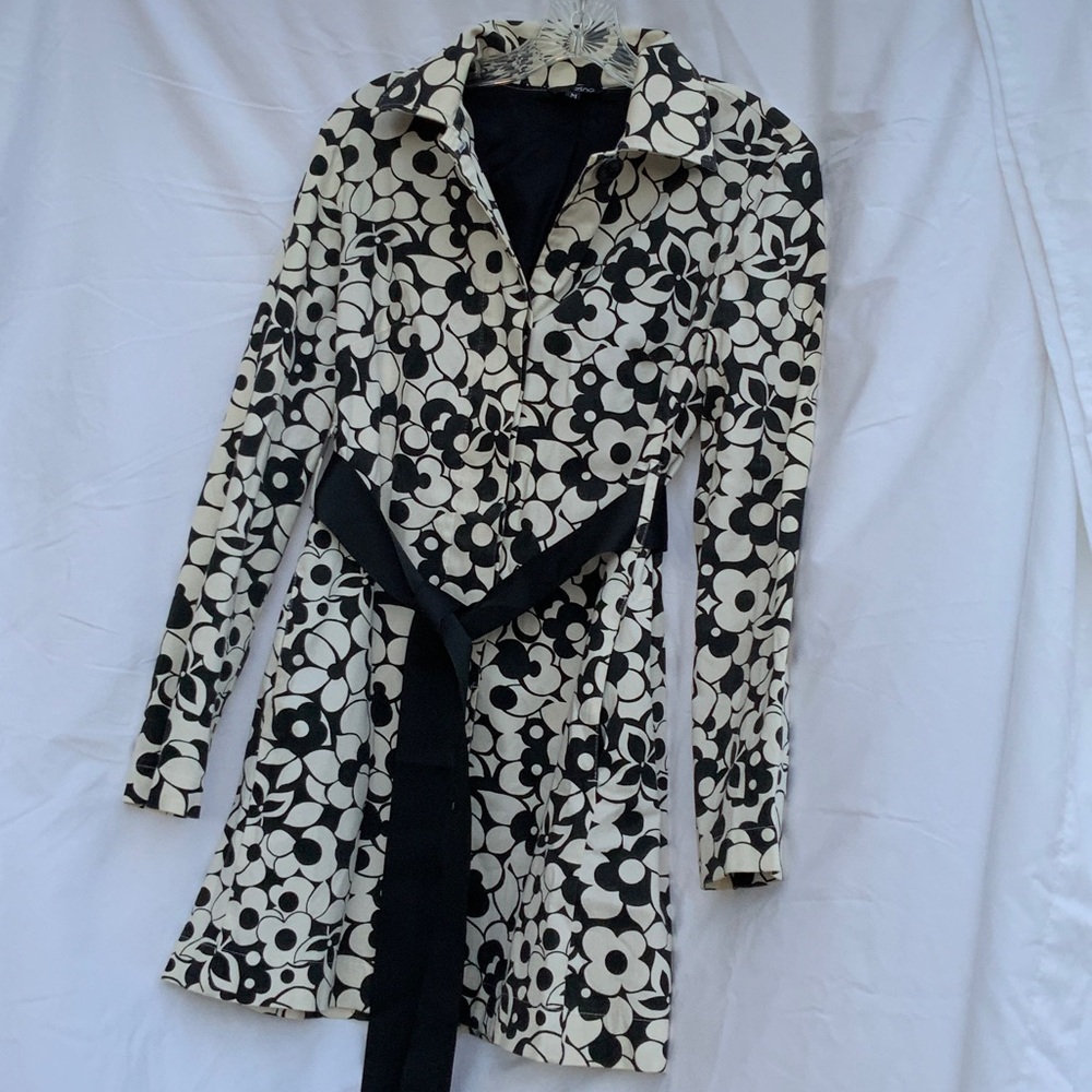 Zinc Black and White Floral Belted Coat